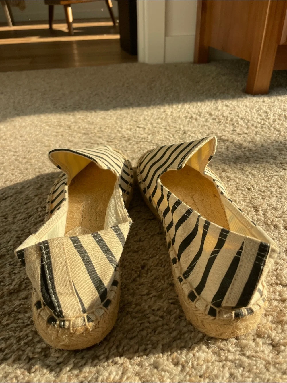 NEVER WORN Soludos Navy and Cream Striped Espadrille Flats